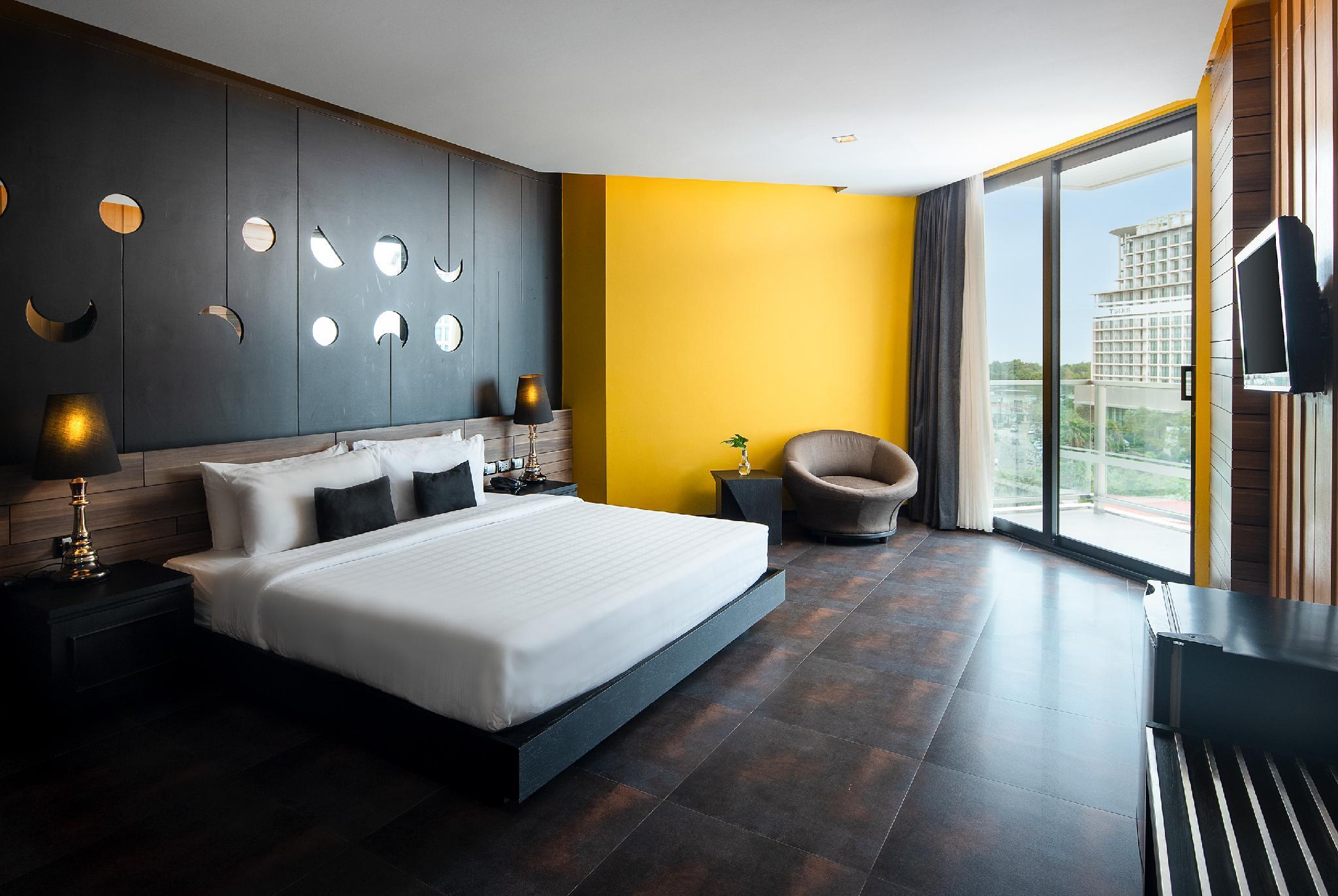 Tsix5 Quarter Hotel Pattaya Exterior foto