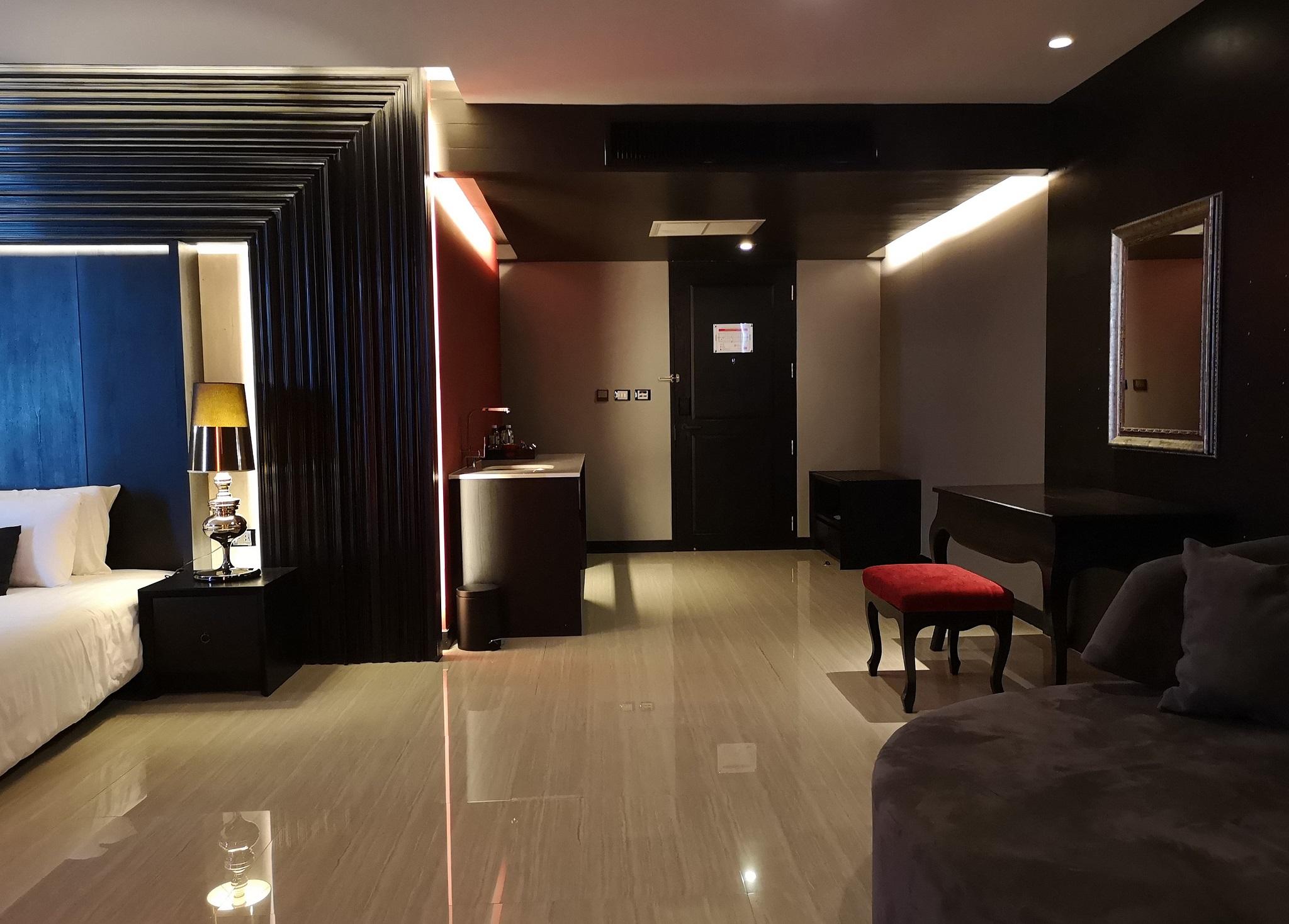 Tsix5 Quarter Hotel Pattaya Exterior foto