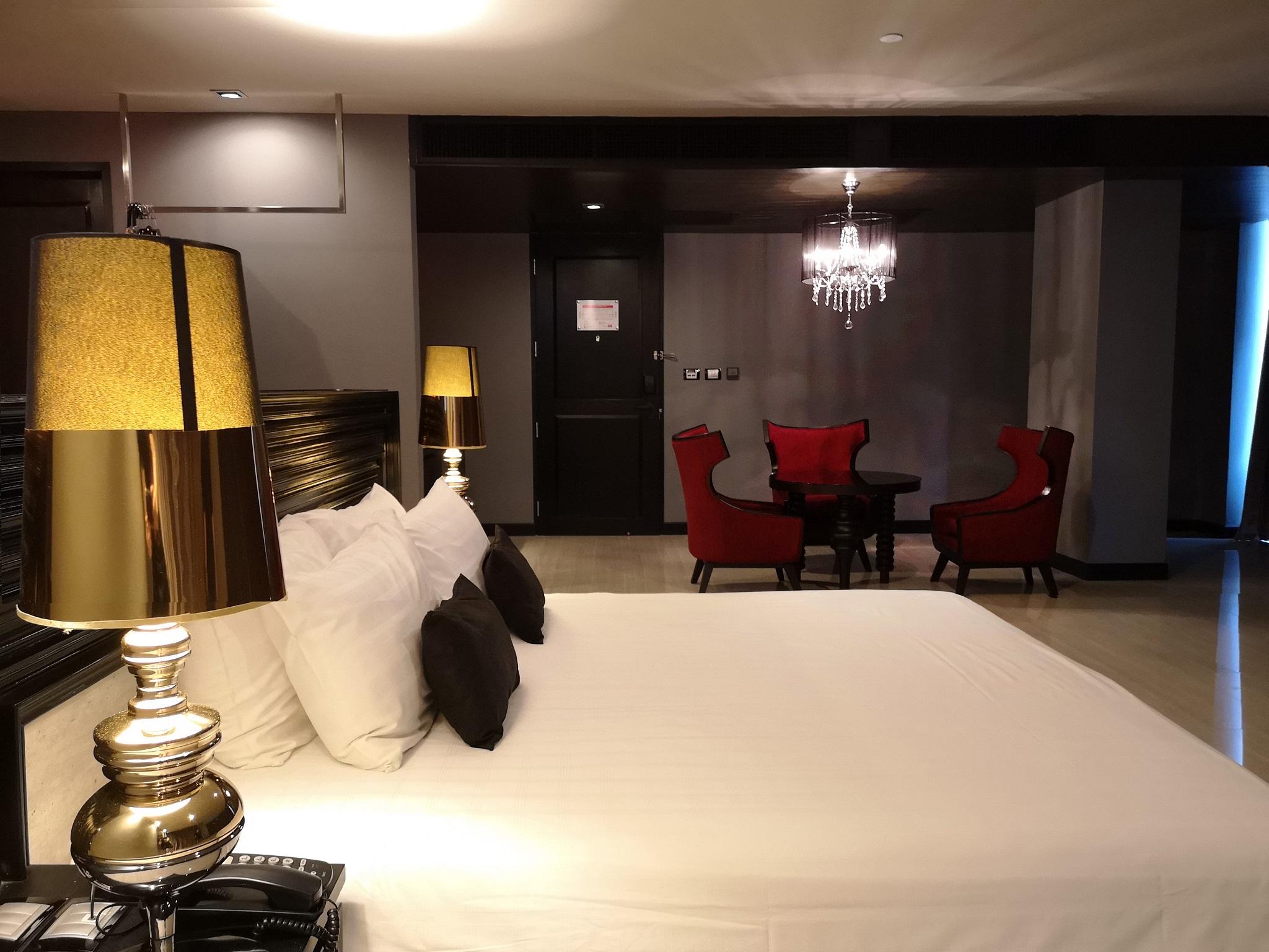 Tsix5 Quarter Hotel Pattaya Exterior foto