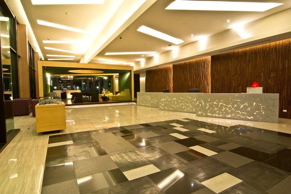 Tsix5 Quarter Hotel Pattaya Exterior foto