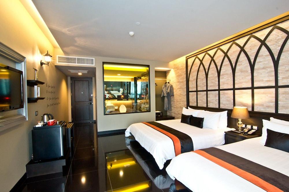 Tsix5 Quarter Hotel Pattaya Exterior foto
