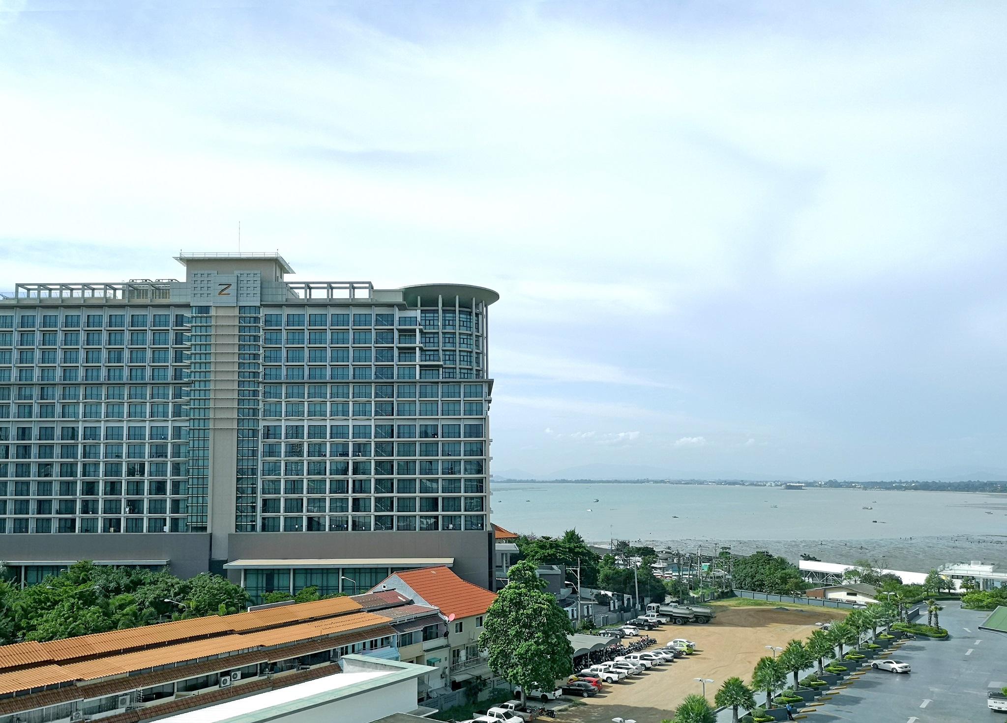 Tsix5 Quarter Hotel Pattaya Exterior foto