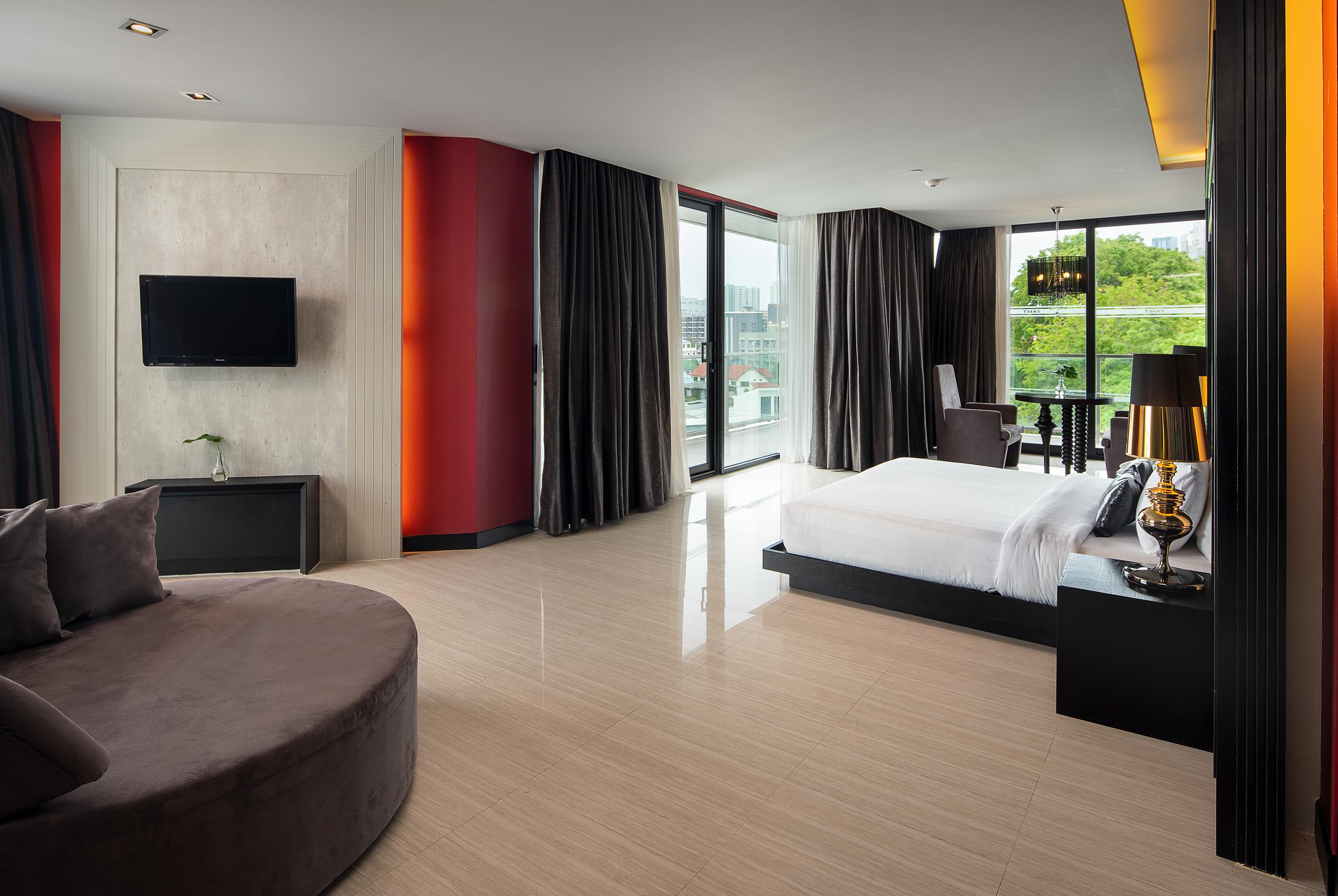 Tsix5 Quarter Hotel Pattaya Exterior foto