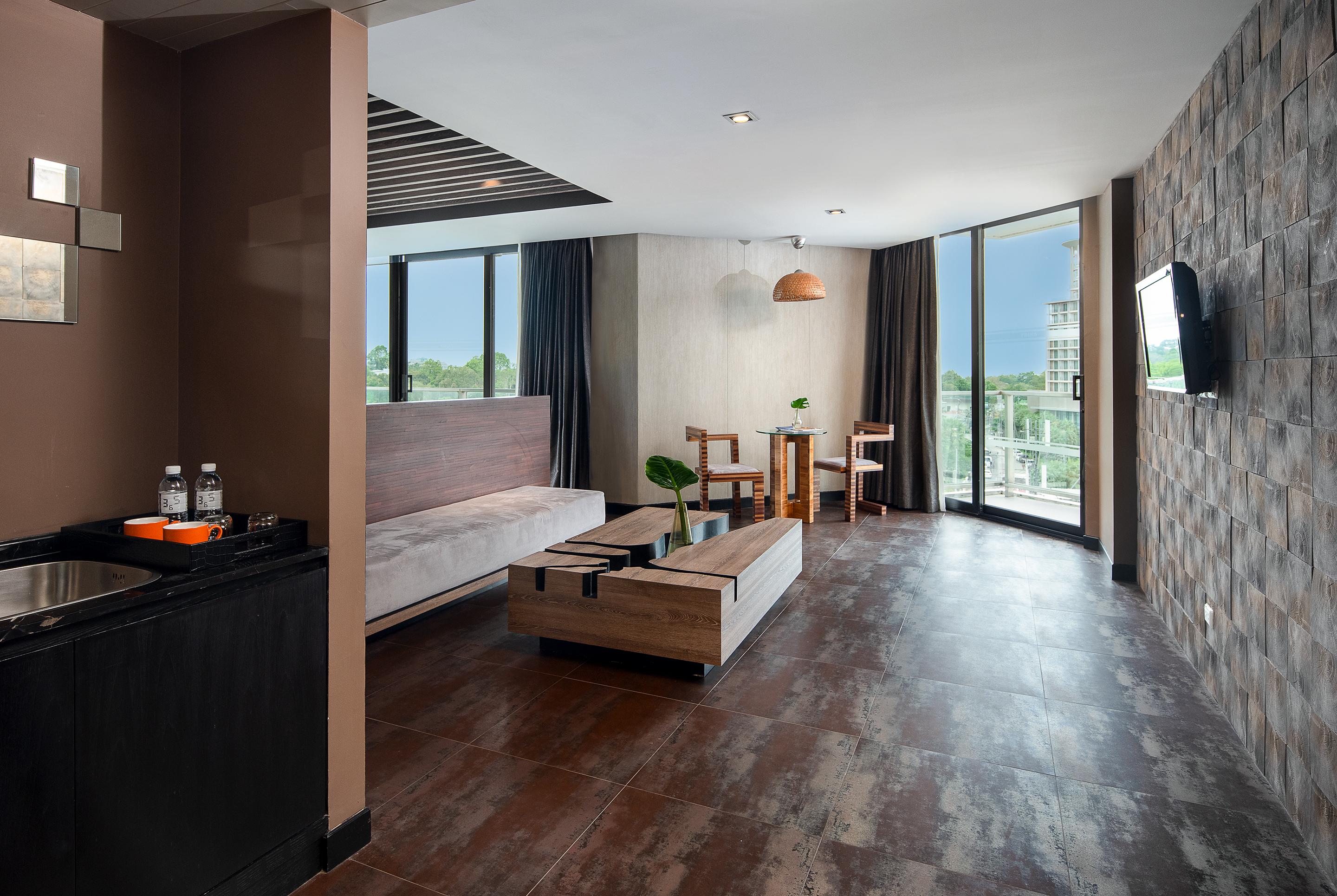 Tsix5 Quarter Hotel Pattaya Exterior foto