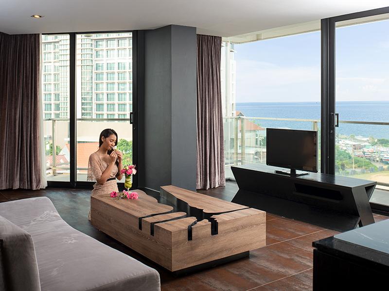 Tsix5 Quarter Hotel Pattaya Exterior foto