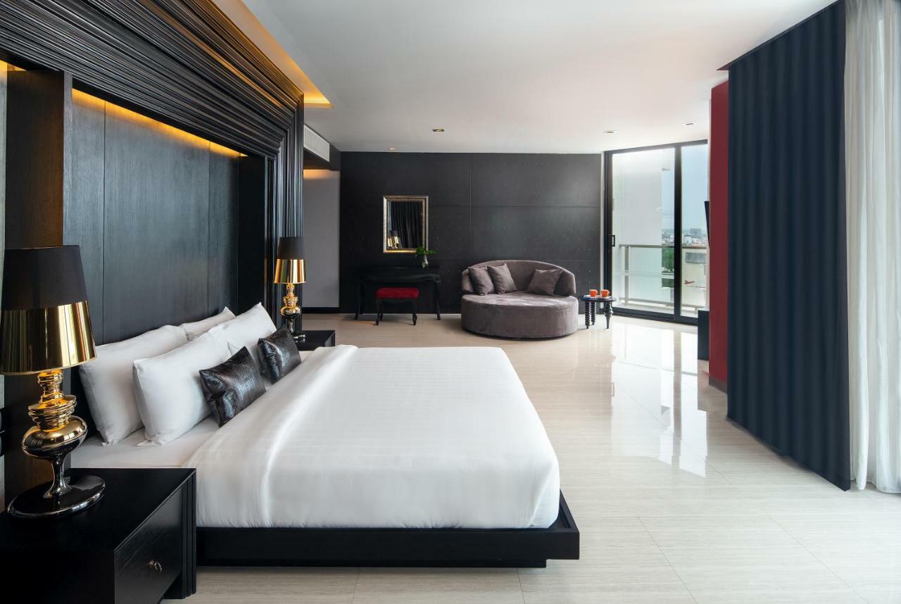 Tsix5 Quarter Hotel Pattaya Exterior foto