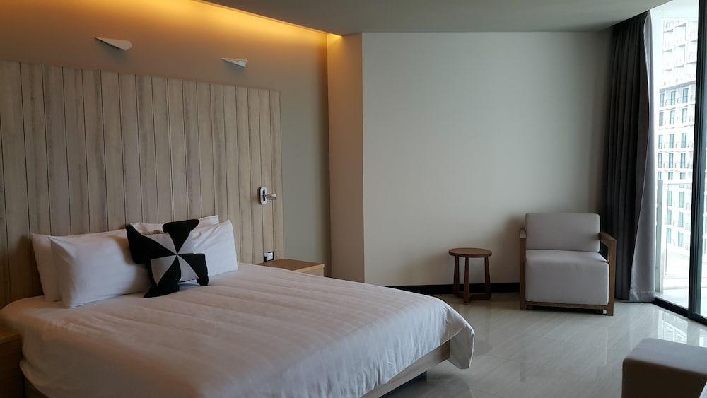 Tsix5 Quarter Hotel Pattaya Exterior foto